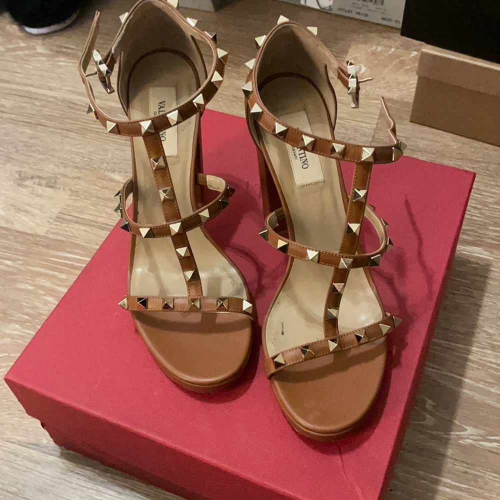 Valentino Garavani Rockstud Heels